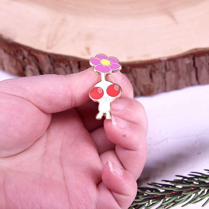 White Pikmmin Enamel Pin Cute  - Gaming Accessories Room 评论和价格